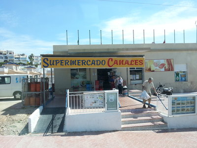 supermarket Canales.jpg