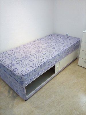 single bed 2.jpg