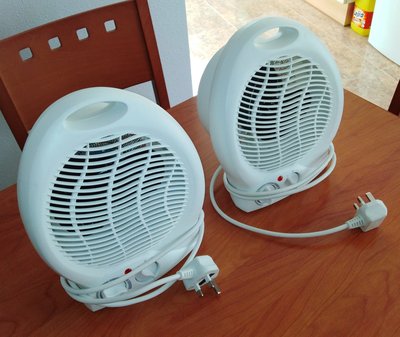 2 x fan heaters uk plug.jpeg